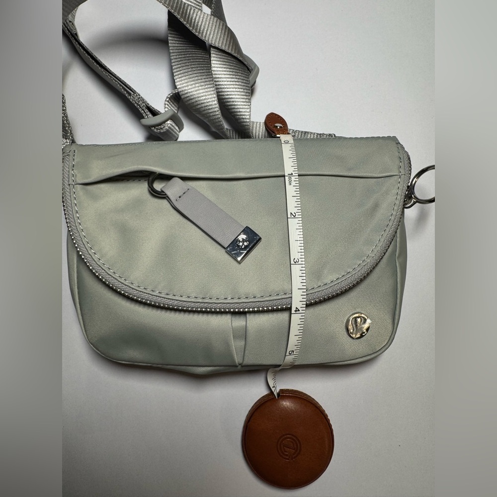 NWOT Lululemon All Night Festival Bag *Micro 1.5L Grey Unisex - Picture 11 of 11